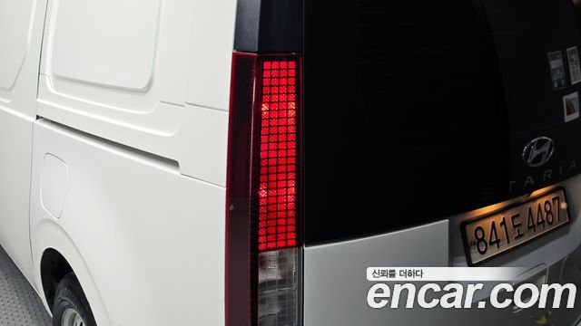 Hyundai Staria 2022 — photo 9