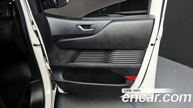 Hyundai Staria 2022 — photo 15