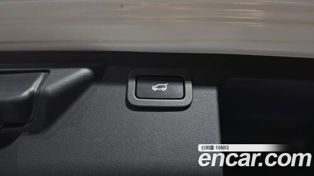 Land Rover Discovery Sport 2019 — photo 31