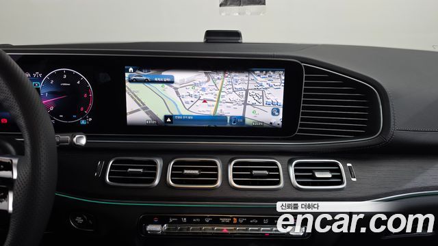 Mercedes-Benz GLE-Class 2023 — photo 18