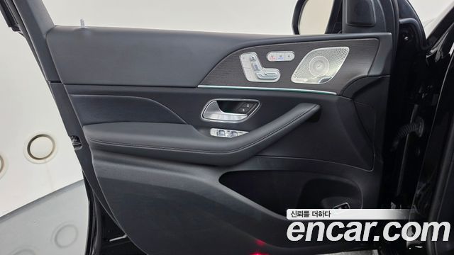 Mercedes-Benz GLE-Class 2023 — photo 14