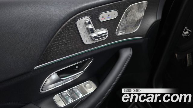Mercedes-Benz GLE-Class 2023 — photo 32