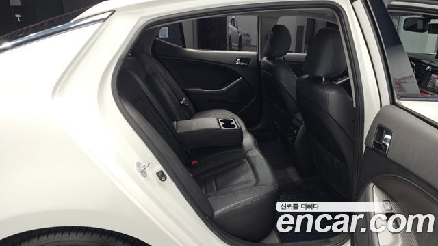 Kia K5 2012 — photo 18