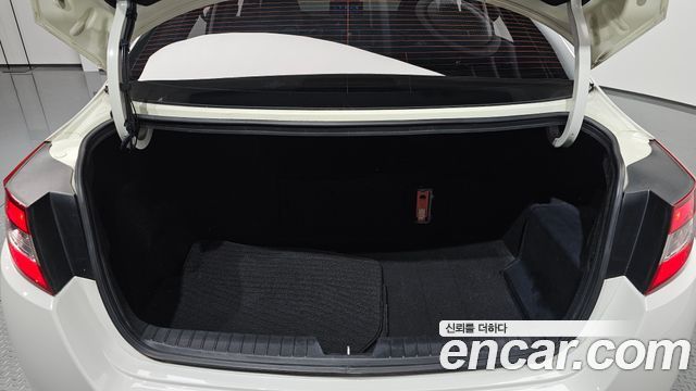 Kia K5 2012 — photo 26