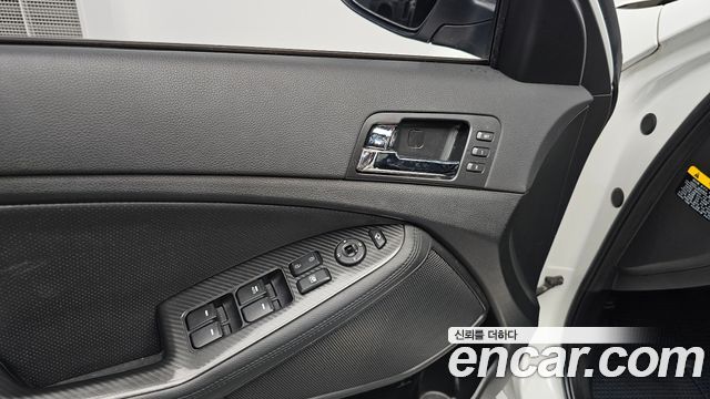 Kia K5 2012 — photo 30