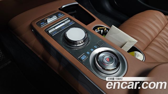 Genesis GV70 2023 — photo 12