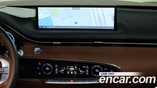 Genesis GV70 2023 — photo 19