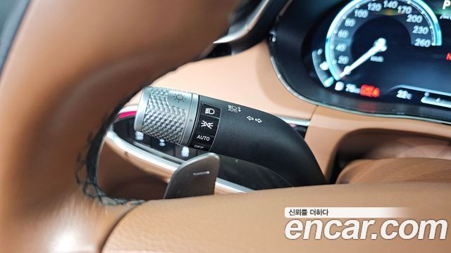Genesis GV70 2023 — photo 25