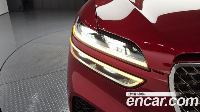 Genesis GV70 2023 — photo 8
