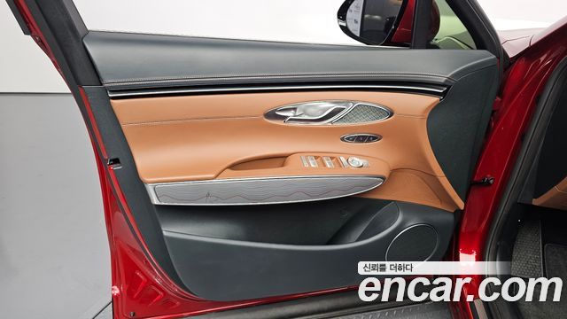 Genesis GV70 2023 — photo 14