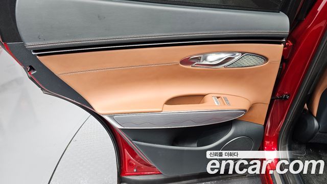 Genesis GV70 2023 — photo 15