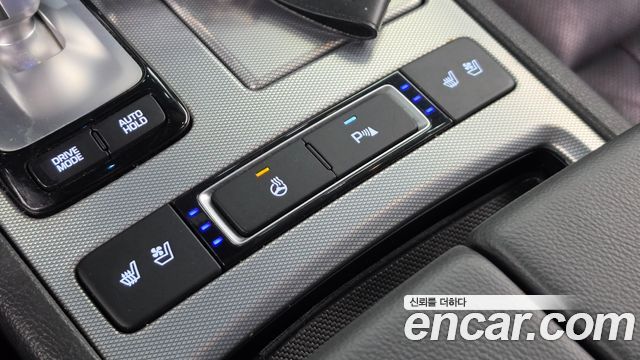Genesis G80 2017 — photo 16