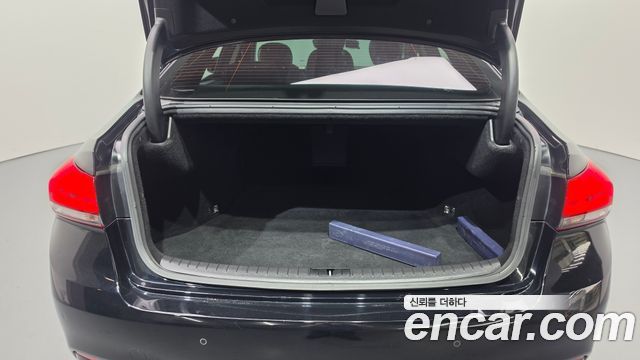Genesis G80 2017 — photo 20