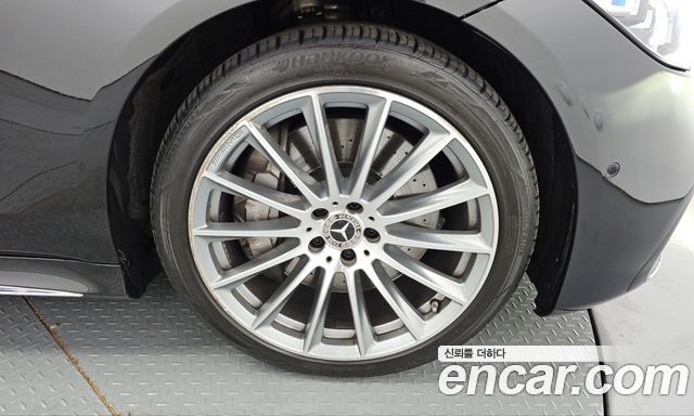 Mercedes-Benz S-Class 2023 — photo 7