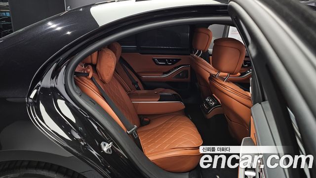 Mercedes-Benz S-Class 2023 — photo 16