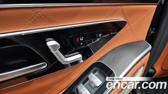 Mercedes-Benz S-Class 2023 — photo 29