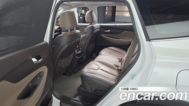 Hyundai Santafe 2019 — photo 17