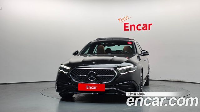 Mercedes-Benz E-Class 2025 — photo 3