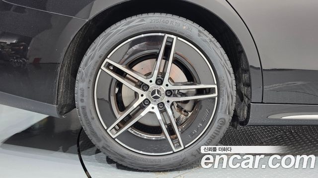 Mercedes-Benz E-Class 2025 — photo 5