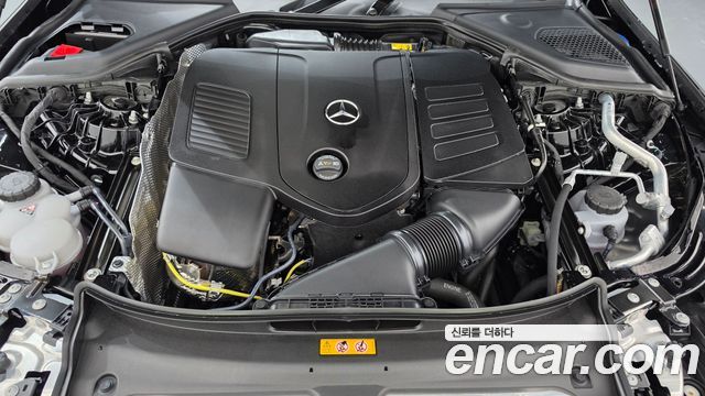 Mercedes-Benz E-Class 2025 — photo 6