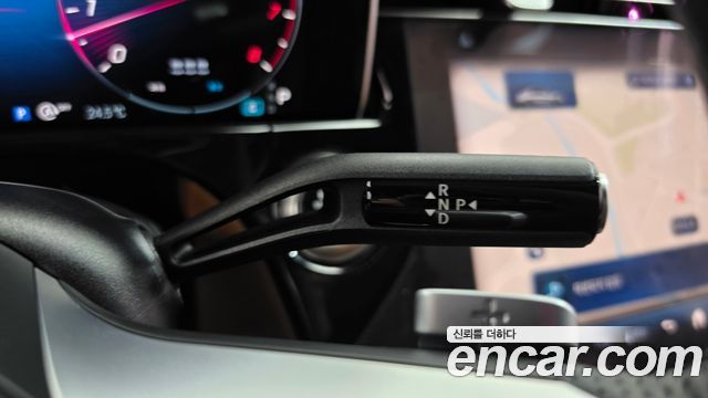 Mercedes-Benz E-Class 2025 — photo 12