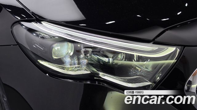 Mercedes-Benz E-Class 2025 — photo 8