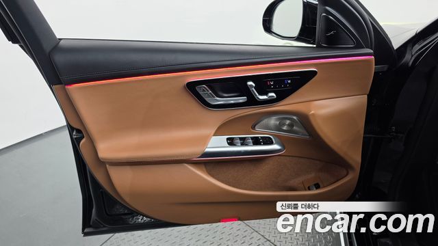 Mercedes-Benz E-Class 2025 — photo 14