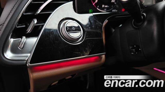 Mercedes-Benz E-Class 2025 — photo 30