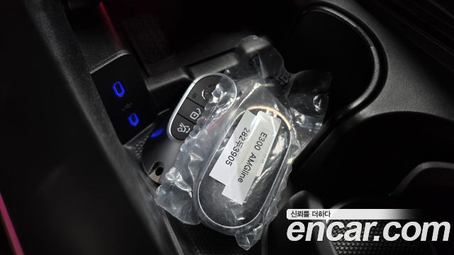 Mercedes-Benz E-Class 2025 — photo 33