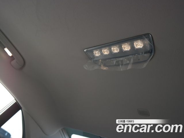 Genesis G90 2019 — photo 17