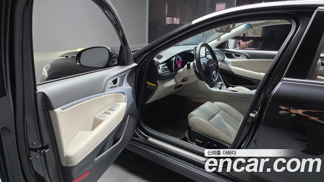 Genesis G70 2018 — photo 13