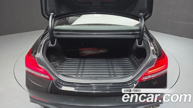 Genesis G70 2018 — photo 21