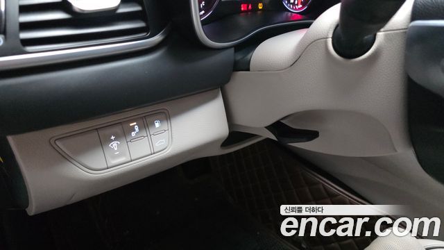 Genesis G70 2018 — photo 24