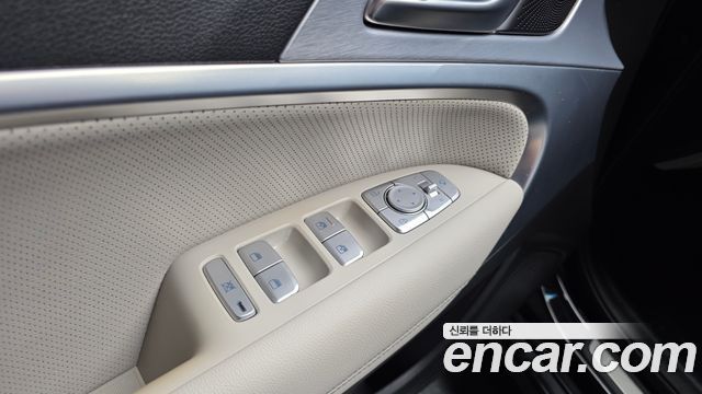 Genesis G70 2018 — photo 26