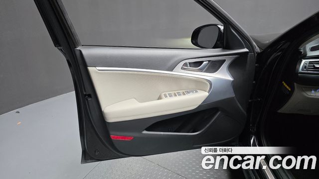 Genesis G70 2018 — photo 14