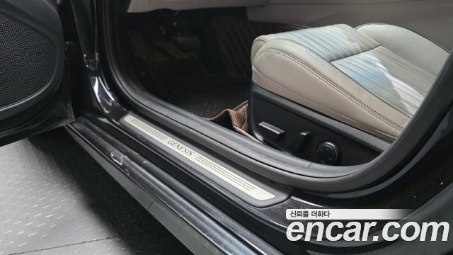 Genesis G70 2018 — photo 27