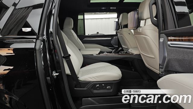 Cadillac Escalade 2025 — photo 18