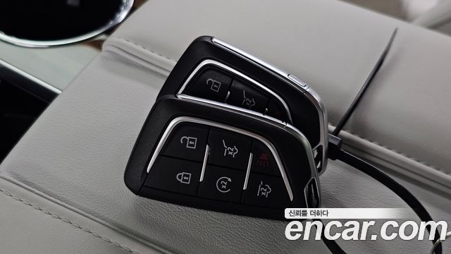 Cadillac Escalade 2025 — photo 22