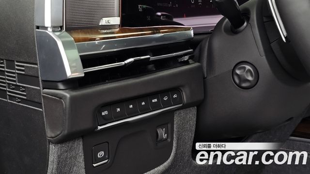 Cadillac Escalade 2025 — photo 24