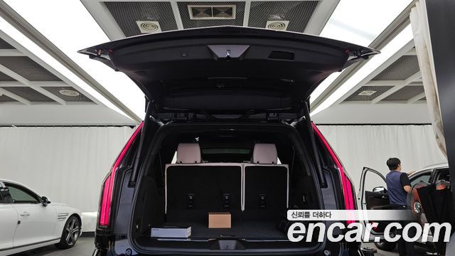 Cadillac Escalade 2025 — photo 26