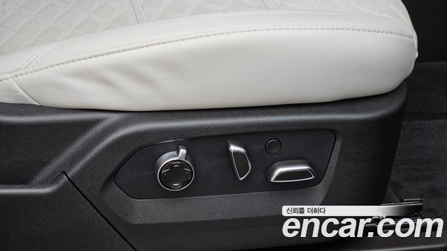 Cadillac Escalade 2025 — photo 16