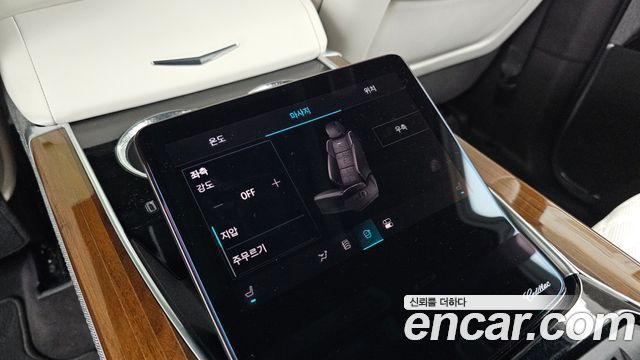 Cadillac Escalade 2025 — photo 32