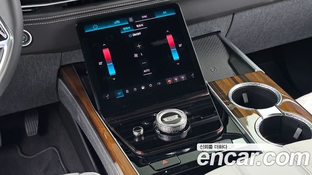 Cadillac Escalade 2025 — photo 40