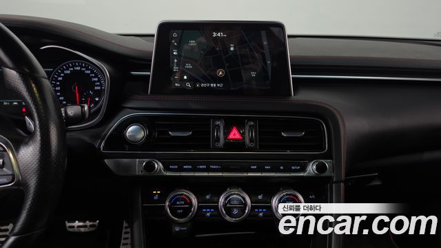 Genesis G70 2018 — photo 18