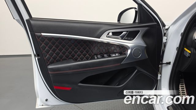 Genesis G70 2018 — photo 14