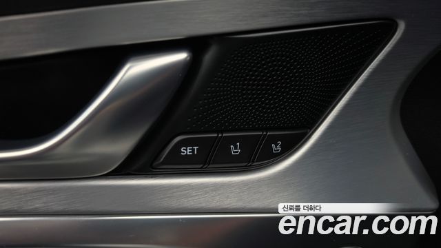 Genesis G70 2018 — photo 28