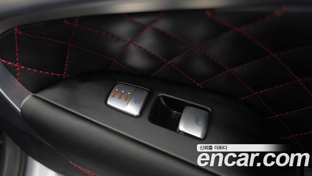 Genesis G70 2018 — photo 31