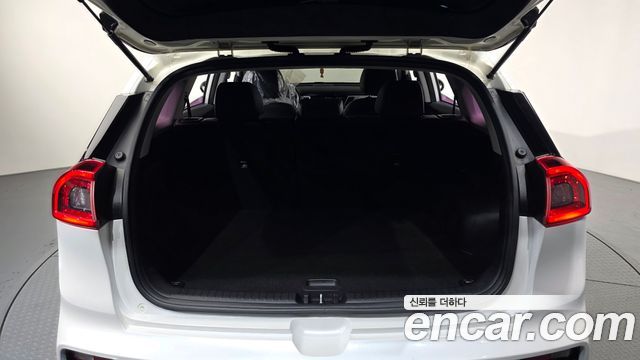Kia Niro 2019 — photo 23