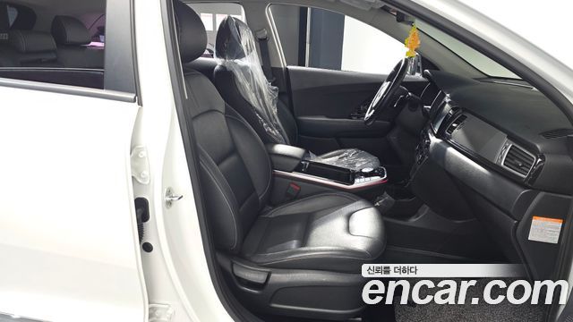 Kia Niro 2019 — photo 16