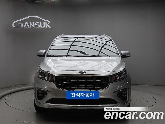Kia Canival 2019 — photo 1